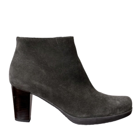 La CANADIENNE Gray Suede Heeled Bootie Leather Ankle Boot Winter Boot Size 9 - Picture 1 of 7